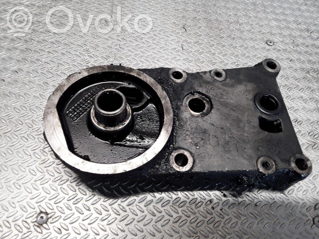 Ford Focus Oil filter mounting bracket 