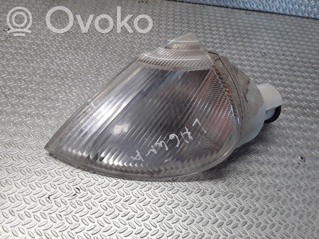Renault Laguna I Front indicator light 