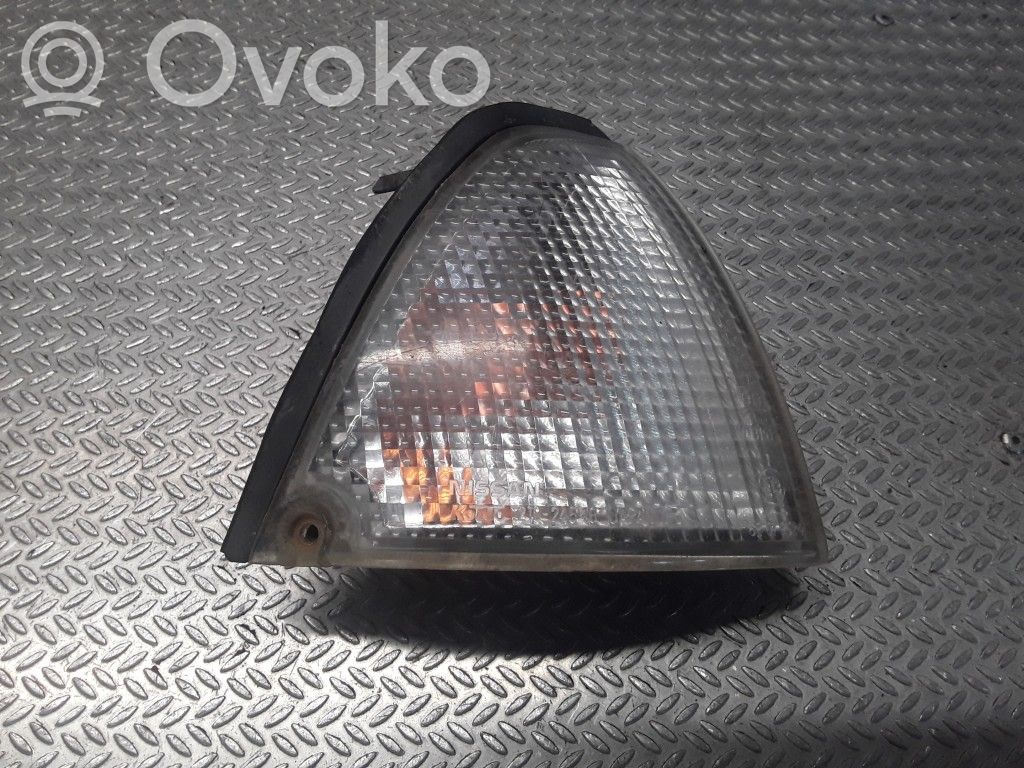 Nissan Primera Front indicator light 