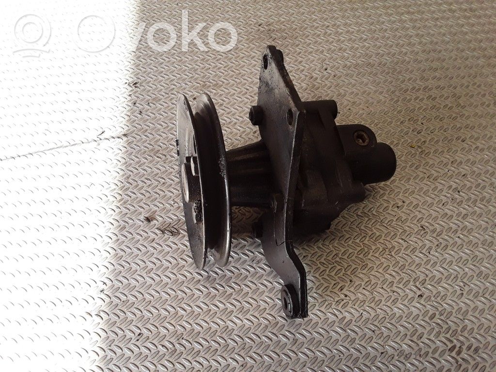 Audi 80 90 B3 Vairo stiprintuvo siurblys 