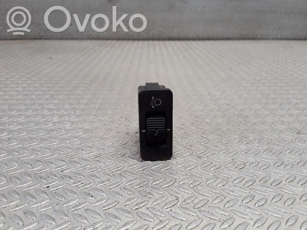Lukturu augstuma regulēšanas slēdzis   61318360460