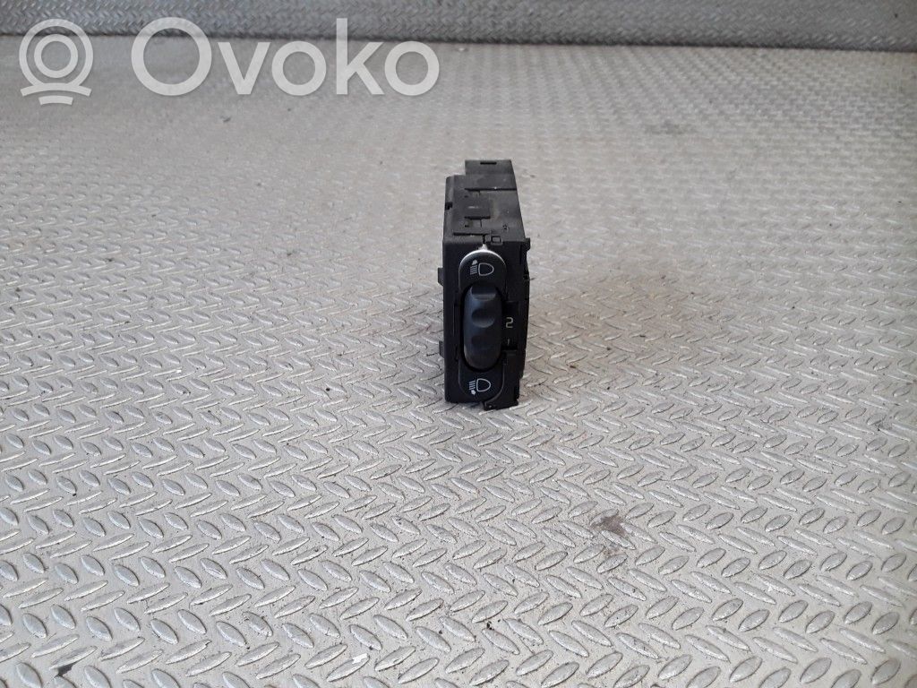 Headlight level height control switch   7700841235