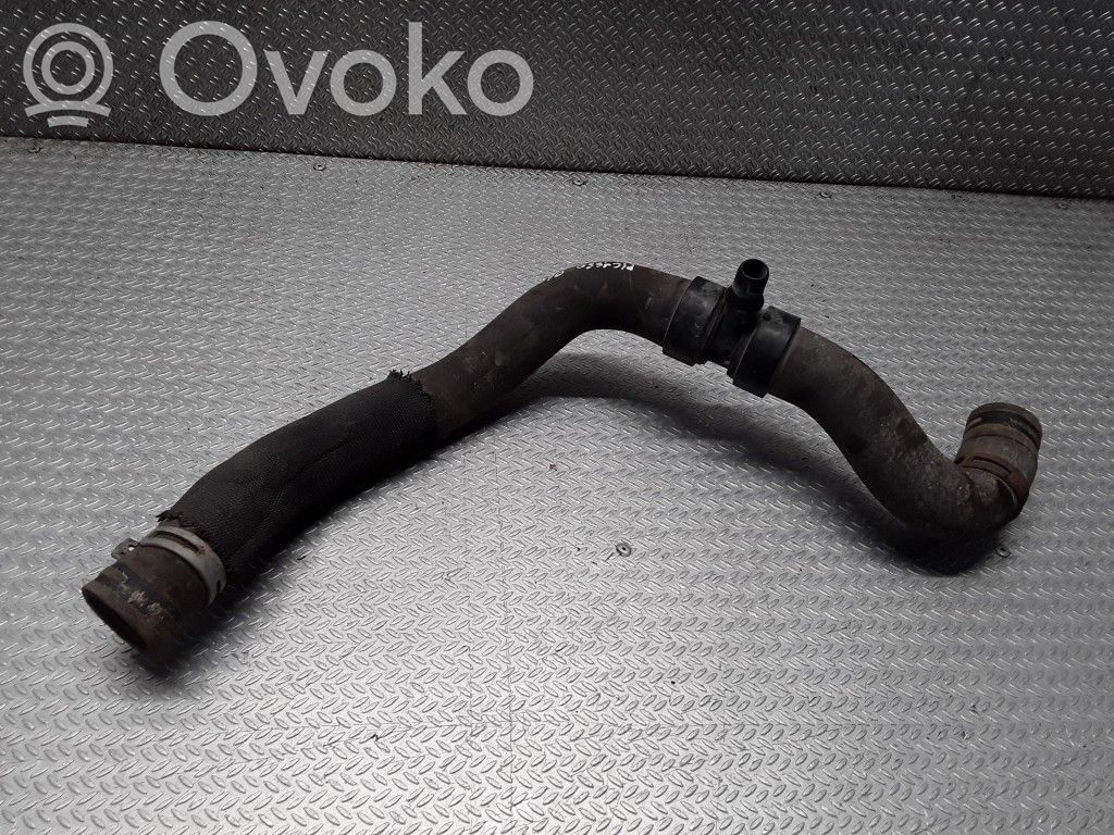 Engine coolant pipe/hose
