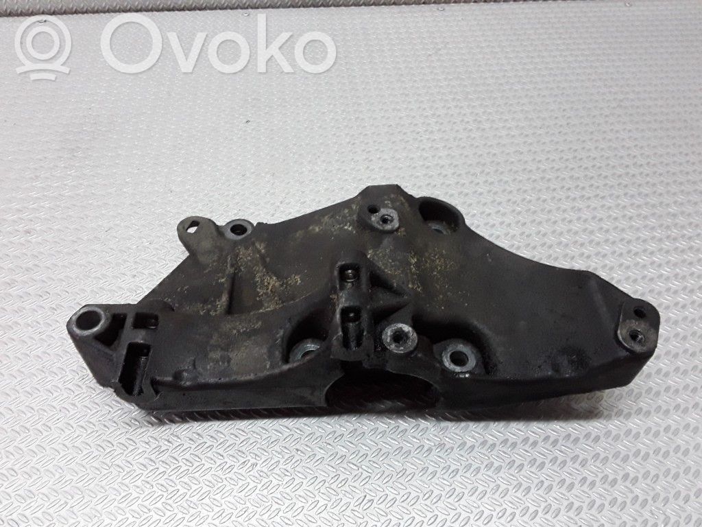 Generator/alternator bracket   8200100148