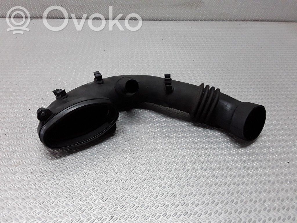 BMW 3 E46 Turboahtimen ilmanoton letku 