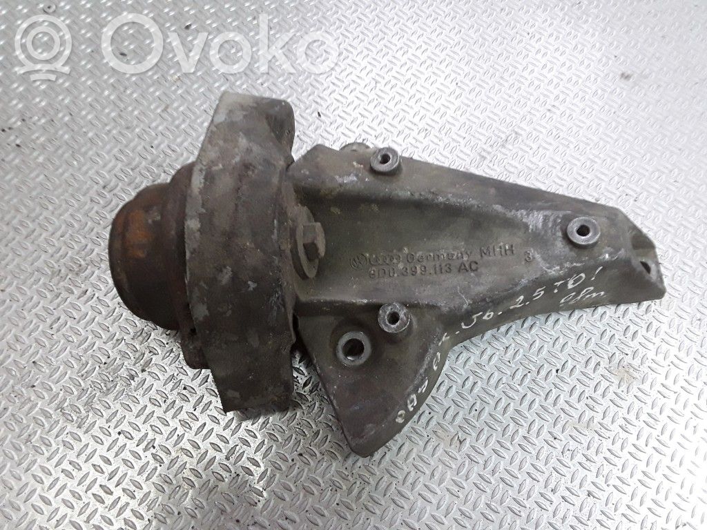 Volkswagen PASSAT B5 Gearbox mounting bracket 