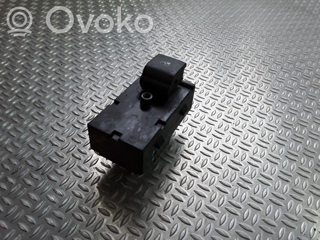 Chevrolet Cruze Electric window control switch 