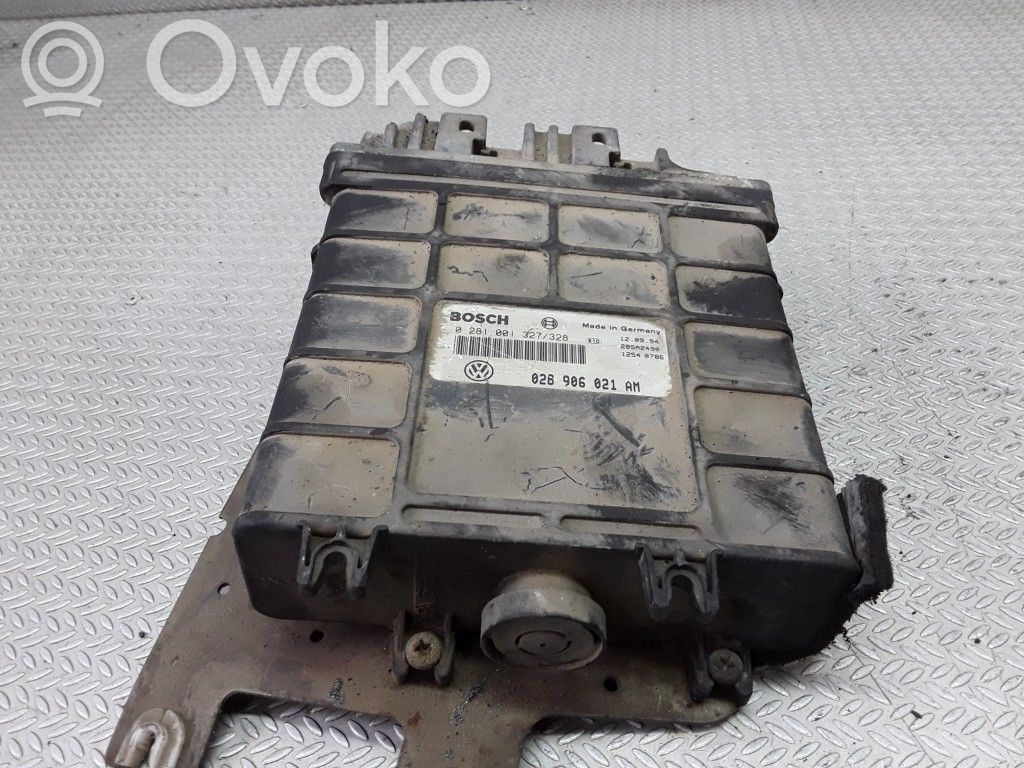 Volkswagen PASSAT B4 Engine control unit/module 