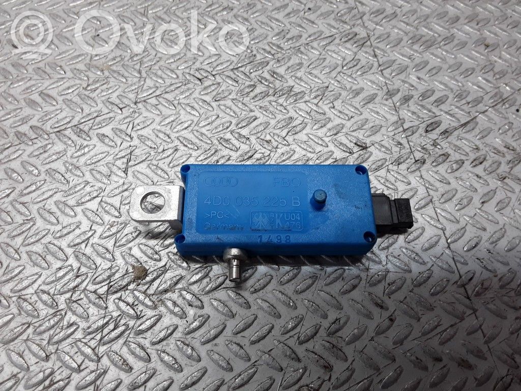 Audi A8 S8 D2 4D Aerial antenna amplifier 