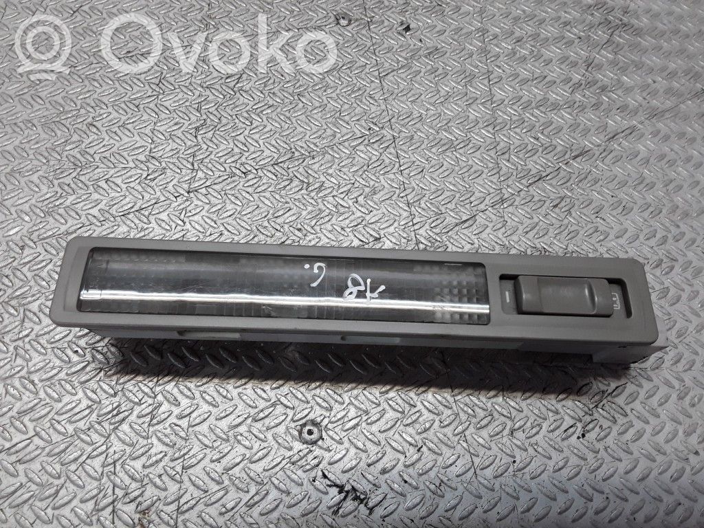 Audi A8 S8 D2 4D Luz del asiento trasero 