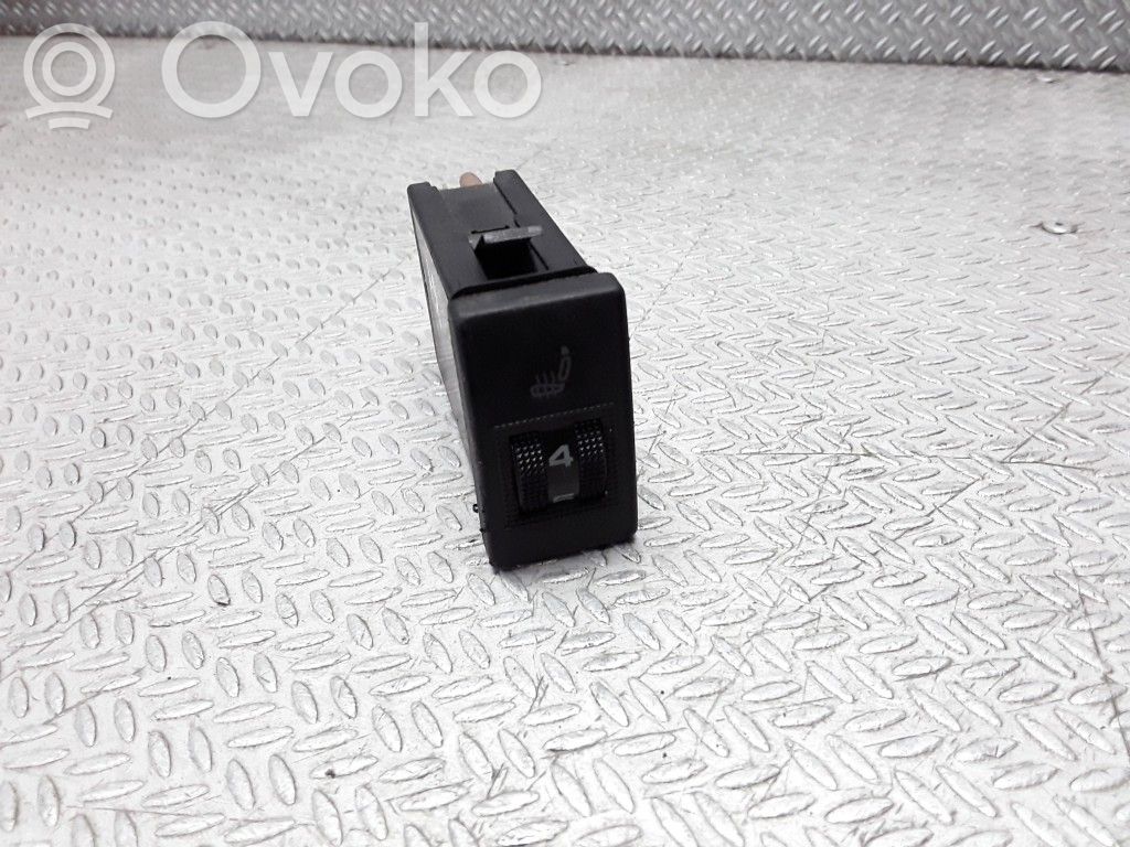 Sēdekļu apsildes slēdzis   4D0963563C