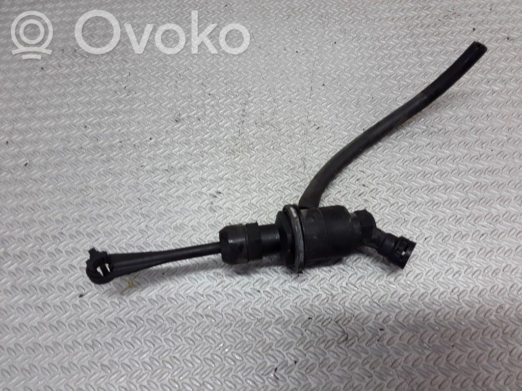 Kytkimen pääsylinteri   8200151784C