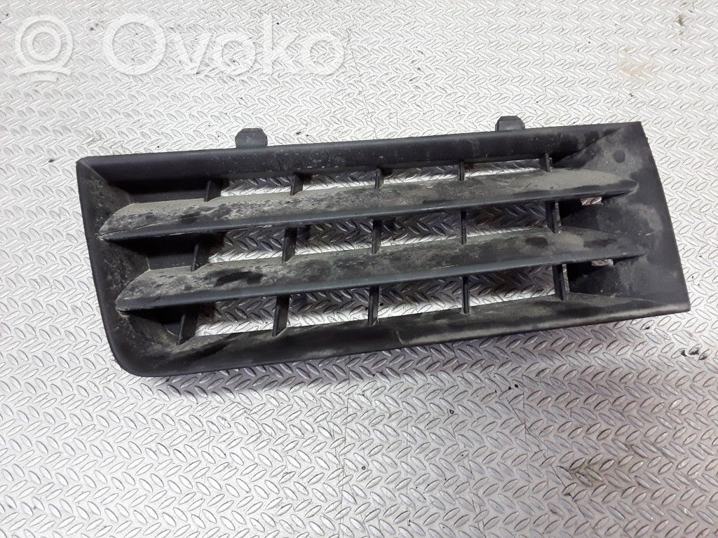 Renault Megane II Etupuskurin ylempi jäähdytinsäleikkö 