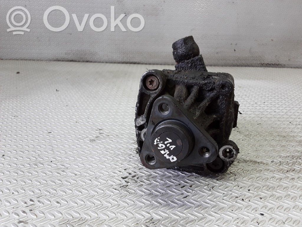 Power steering pump   2245846