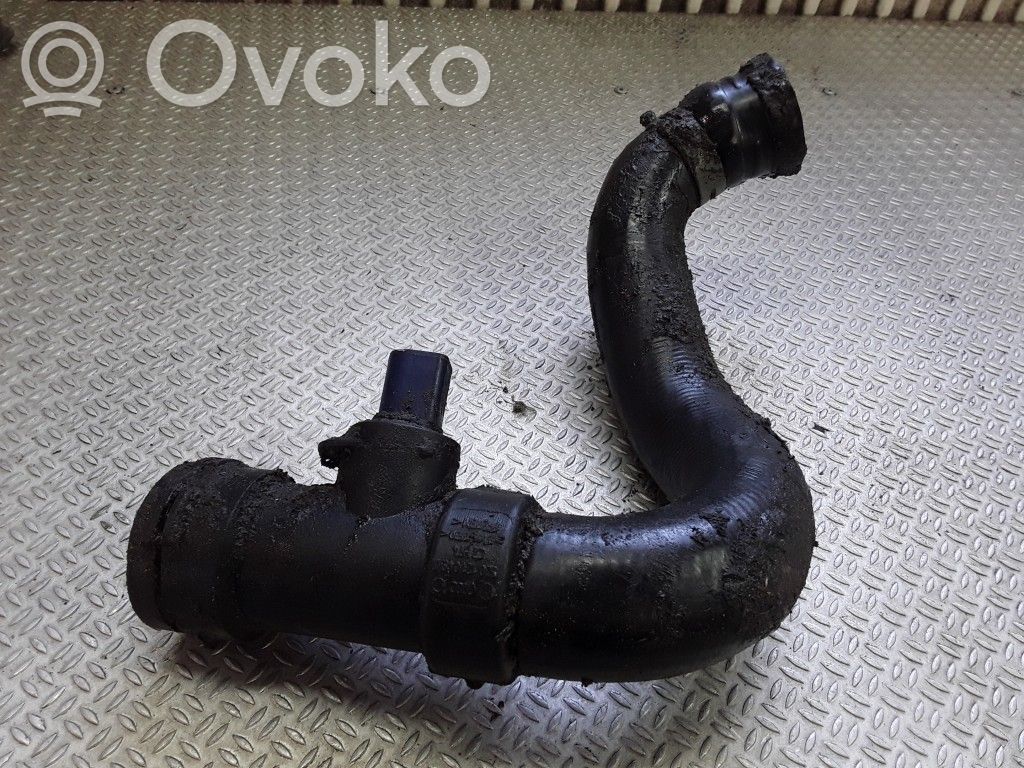 Caurulīte (-es) / šļūtene (-es)   8D0121049D