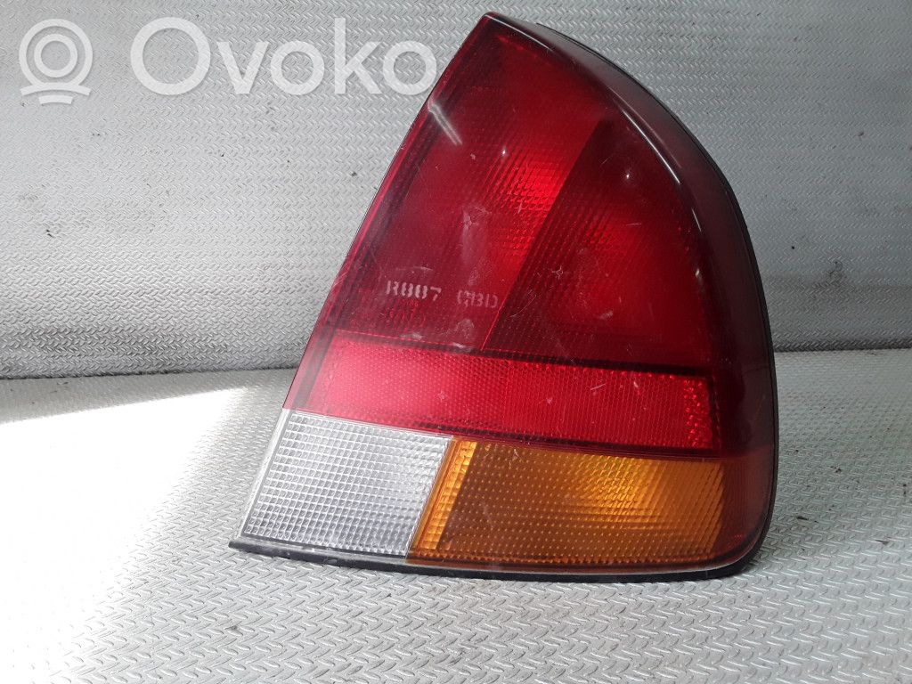 Mitsubishi Carisma Lampa tylna 