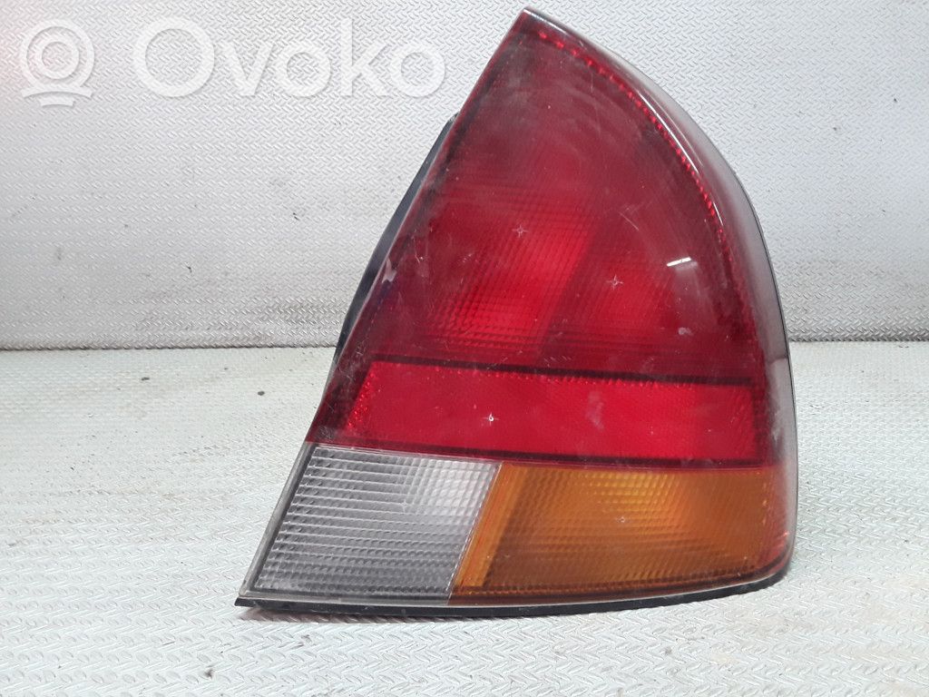 Mitsubishi Carisma Lampa tylna 