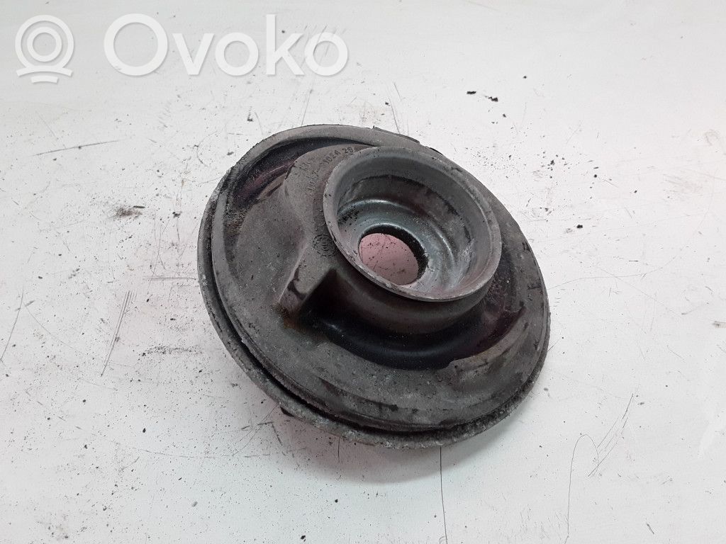 Coil spring mount   8D0412109B