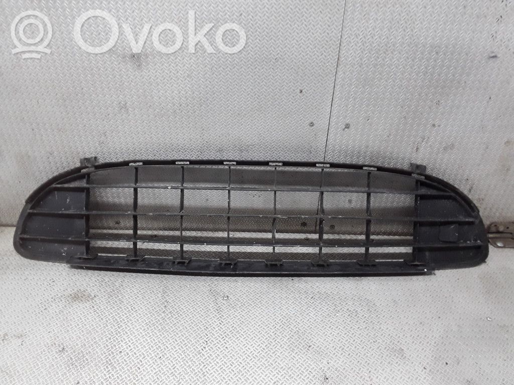 Peugeot 407 Rejilla inferior del parachoques delantero 
