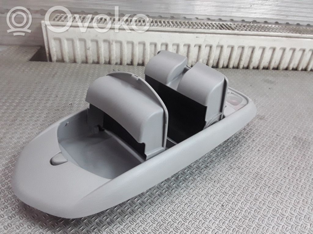 Mazda MPV Luz del asiento delantero 