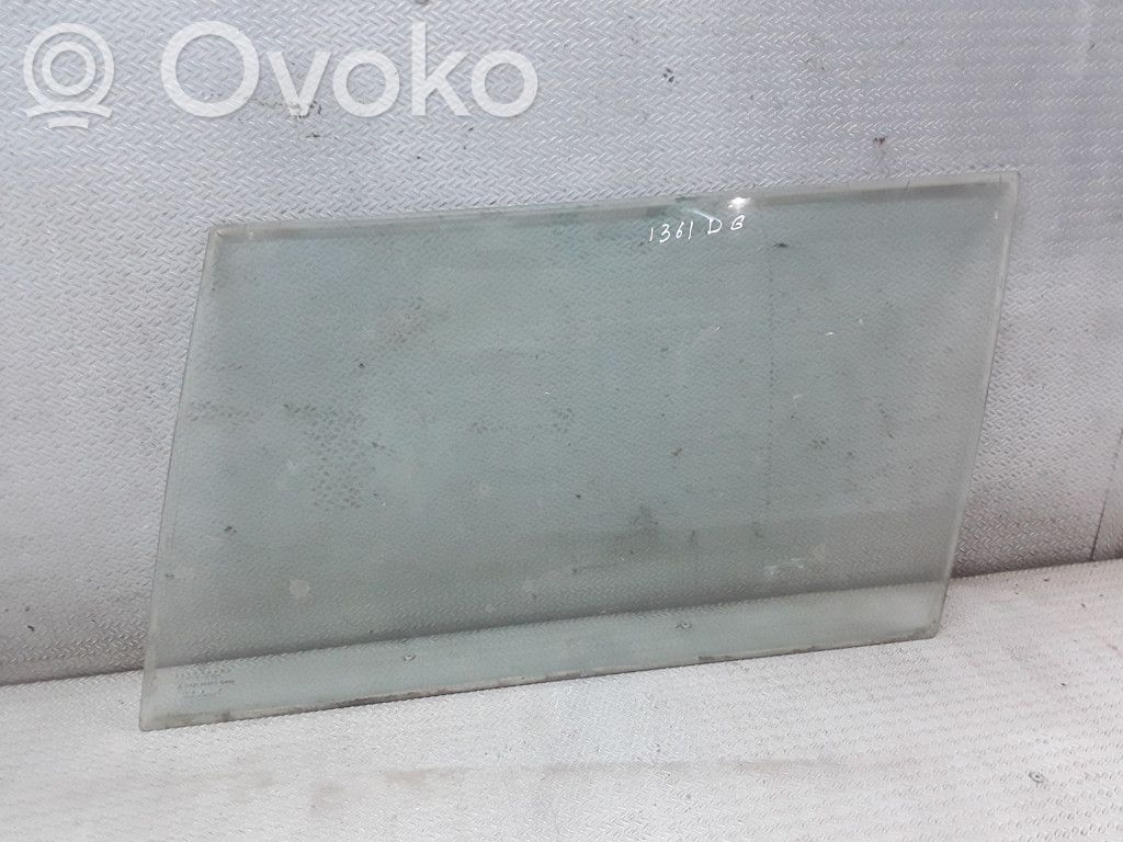 Rear side window