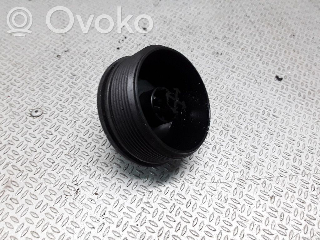 Volkswagen Touran I Nakrętka filtra oleju 
