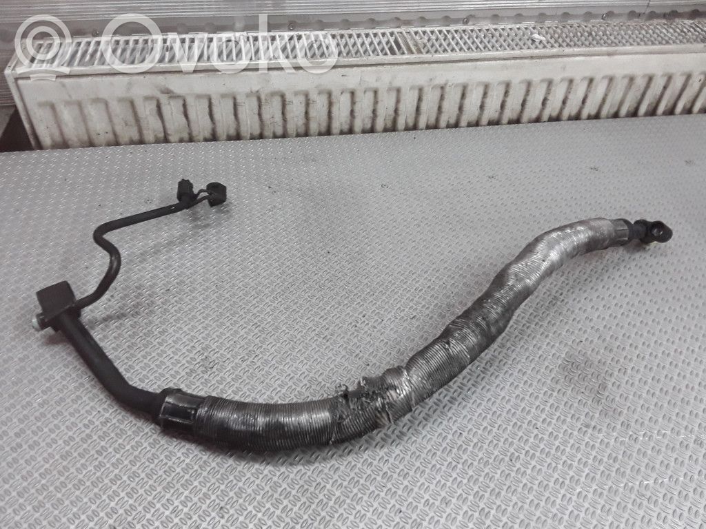 BMW 3 E46 Ilmastointilaitteen putki (A/C) 