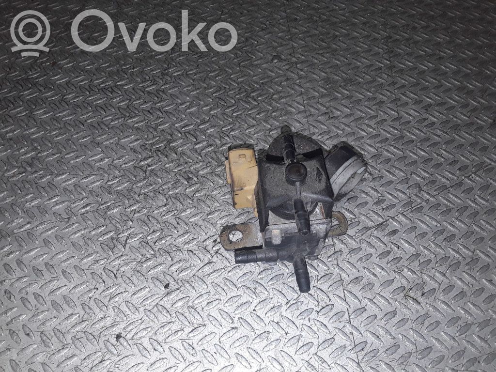 Volkswagen Golf IV Válvula de vacío 