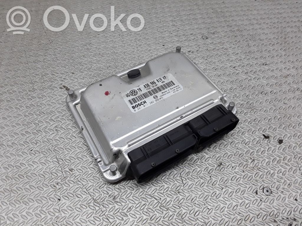 Volkswagen PASSAT B5.5 Engine control unit/module 