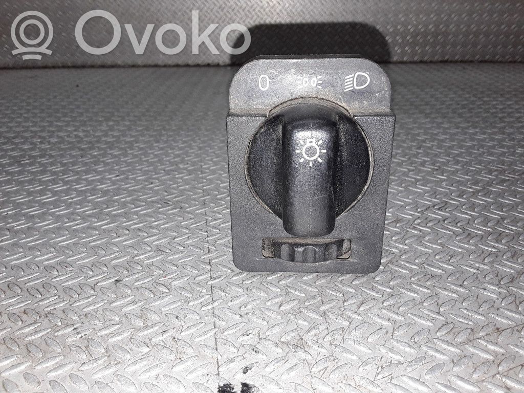 Light switch   90481764