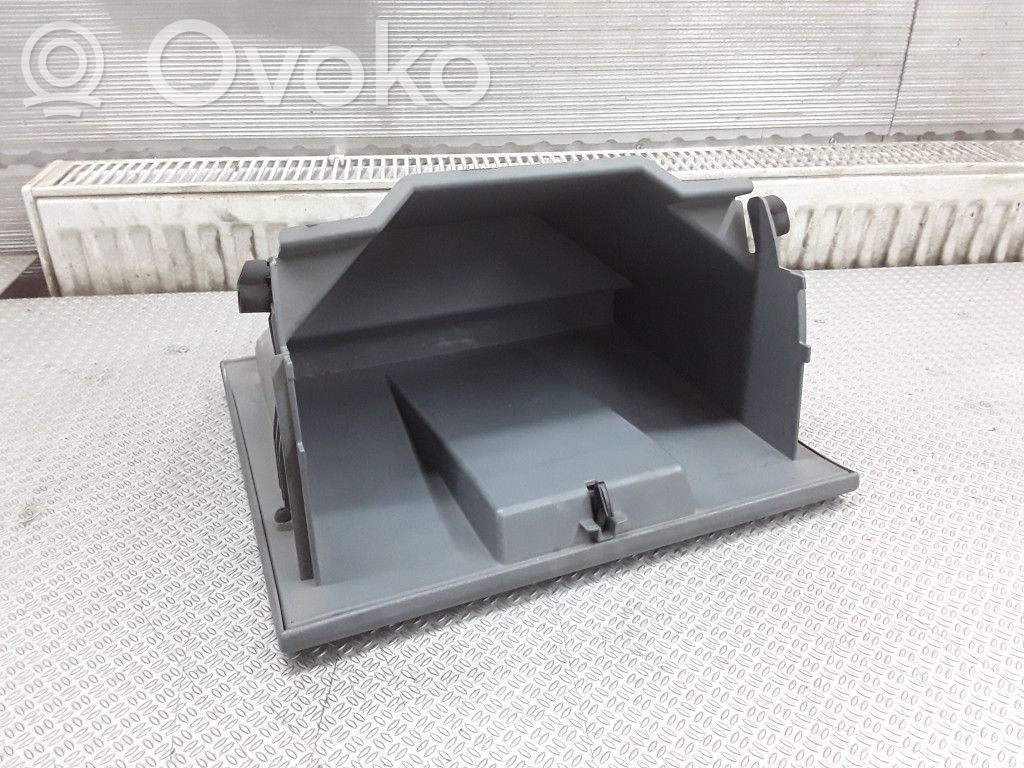 Ford Transit Daiktadėžės (bordačioko) komplektas 