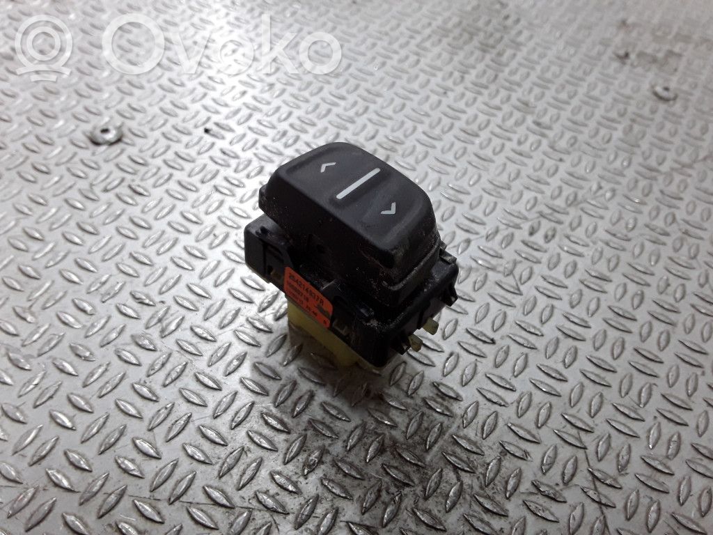 Dacia Sandero Electric window control switch 