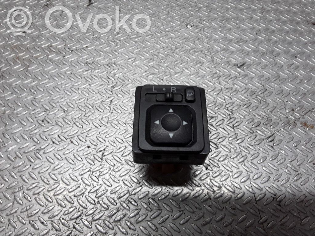 Wing mirror switch   MR951186