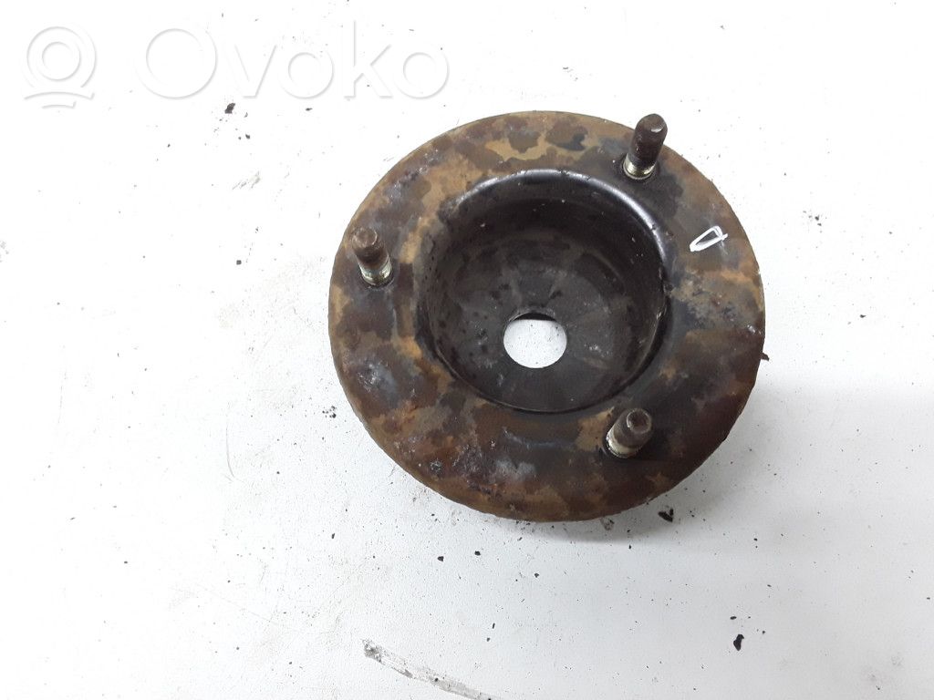 Front upper strut mount