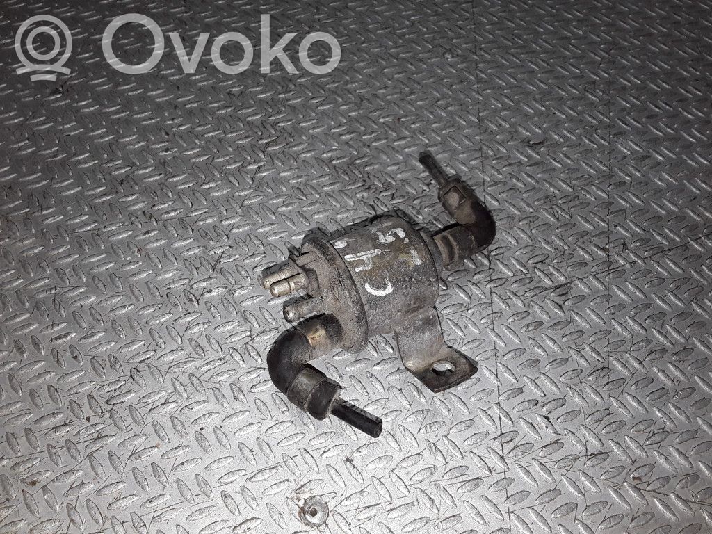 Audi A6 S6 C4 4A Válvula de vacío 