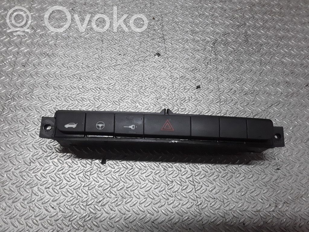 Botón interruptor de luz de peligro   735446473