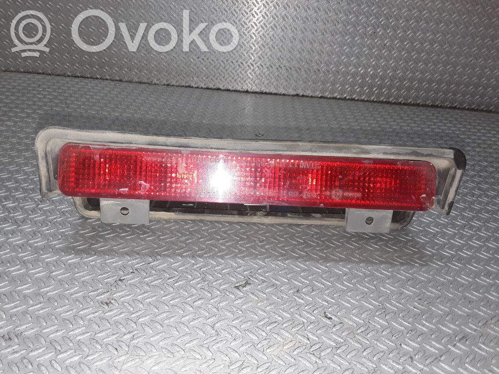 Mitsubishi Pajero Papildomas stop žibintas 