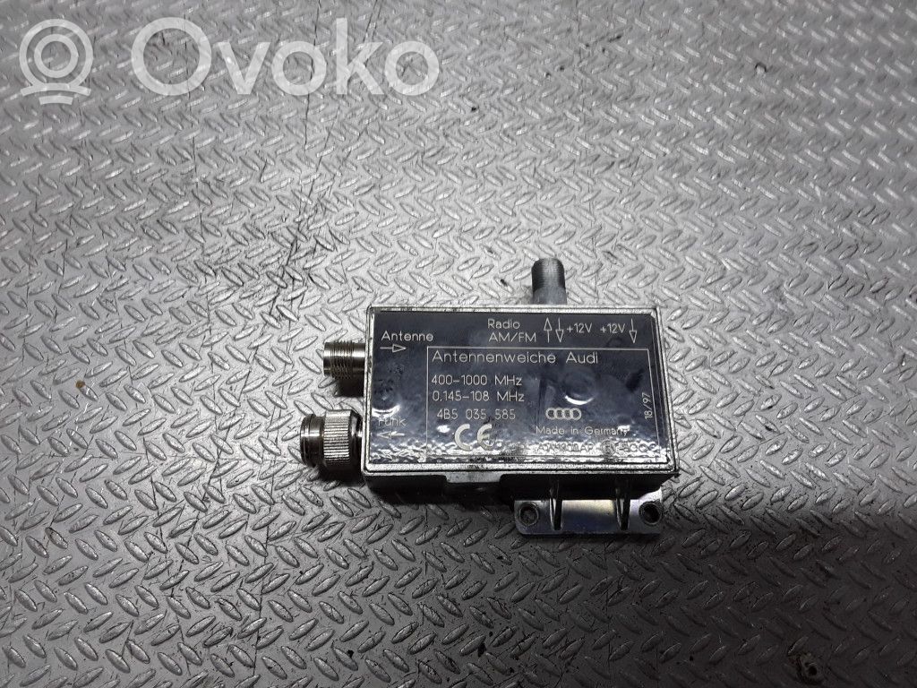 Audi A8 S8 D2 4D Aerial antenna amplifier 