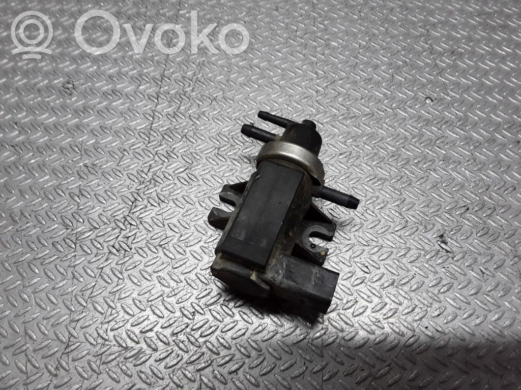 Volkswagen Golf IV Zawór podciśnienia / Elektrozawór turbiny