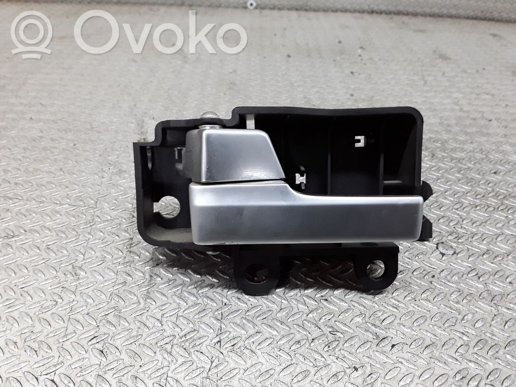 Manecilla interna puerta trasera   3M51R22601