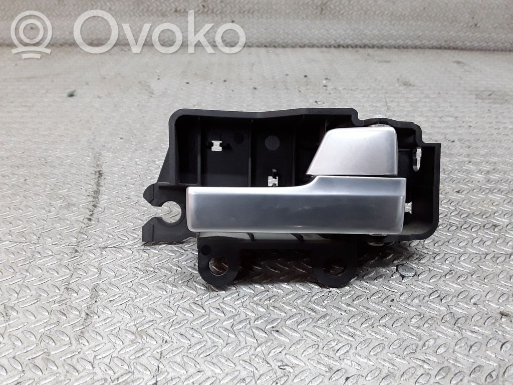 Manecilla interna puerta trasera   3M51R22600