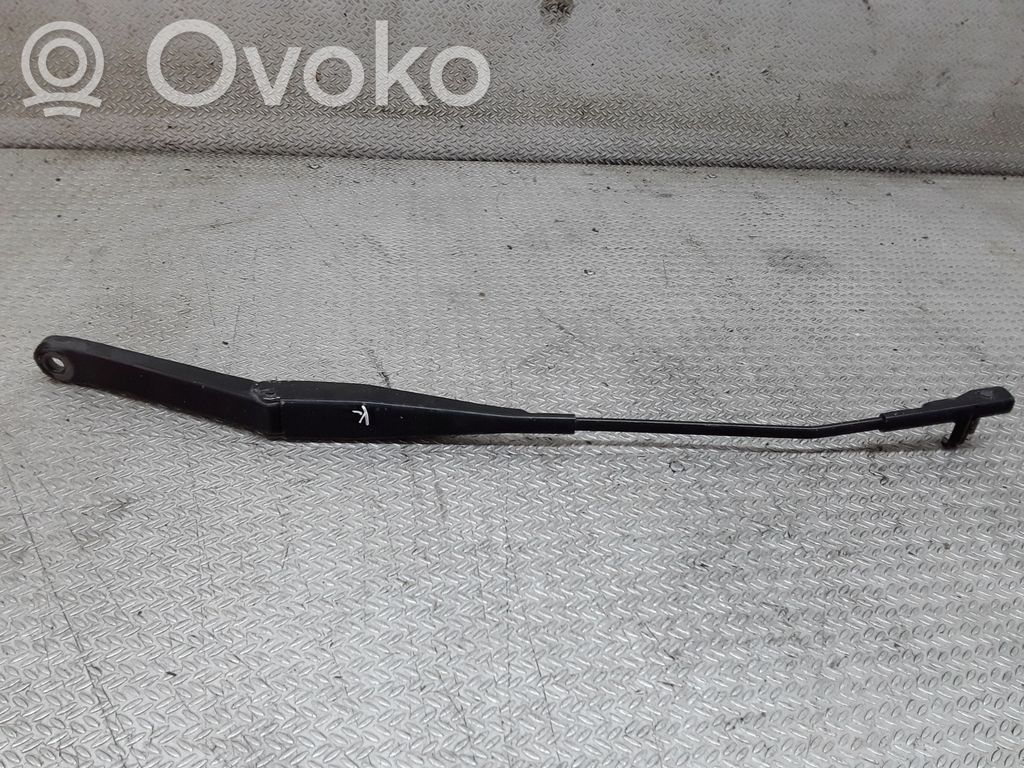 Ford Focus Front wiper blade arm 