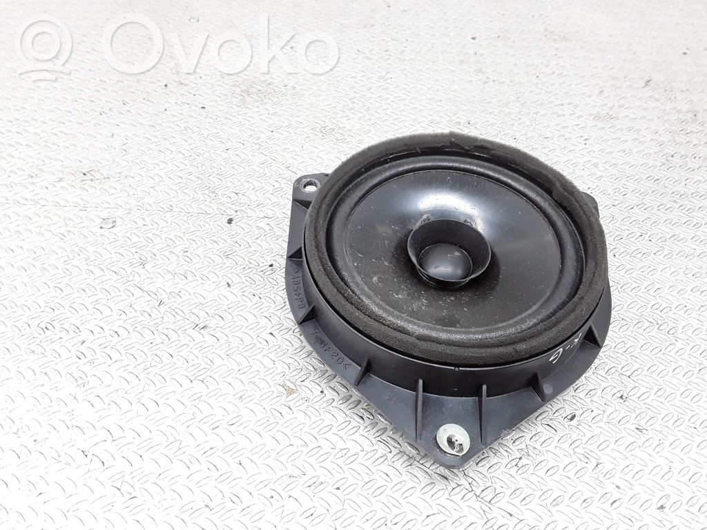 Toyota Corolla Verso E121 Takaoven kaiutin 