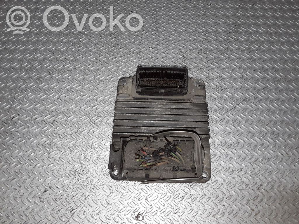 Moottorin ohjainlaite/moduuli   8973065751,12212819