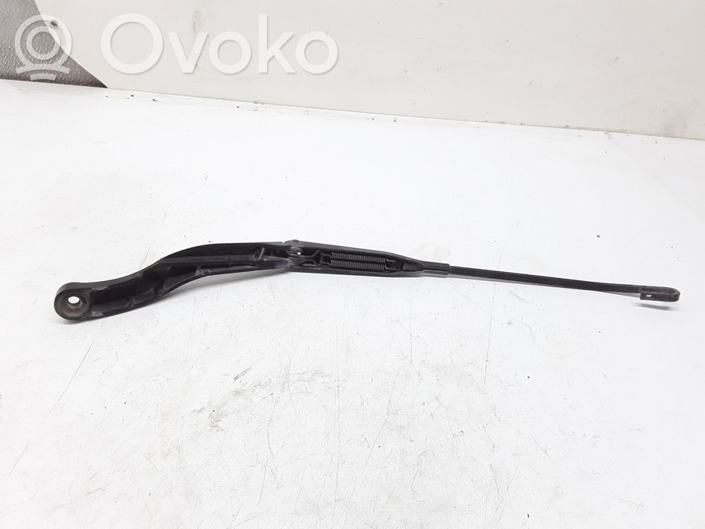 Audi A8 S8 D2 4D Front wiper blade arm 