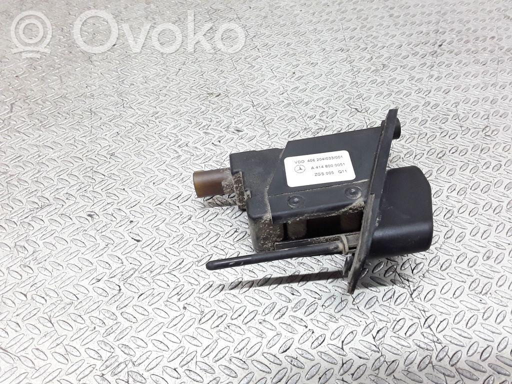 Mercedes-Benz Vaneo W414 Siłownik klapki wlewu paliwa 