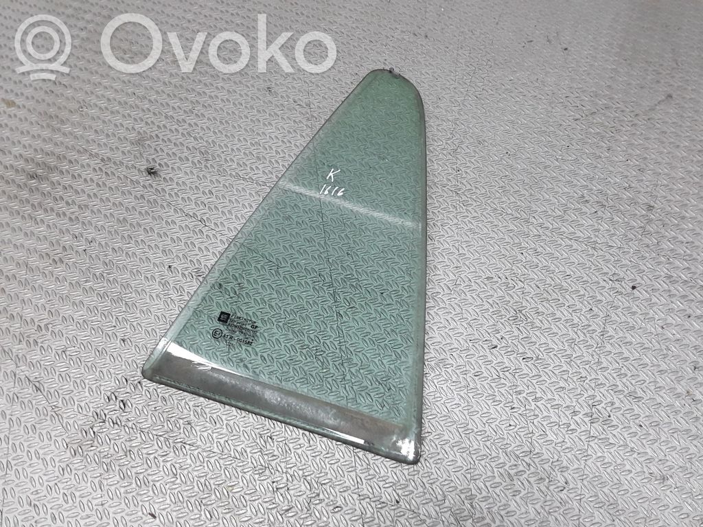 Rear vent window glass