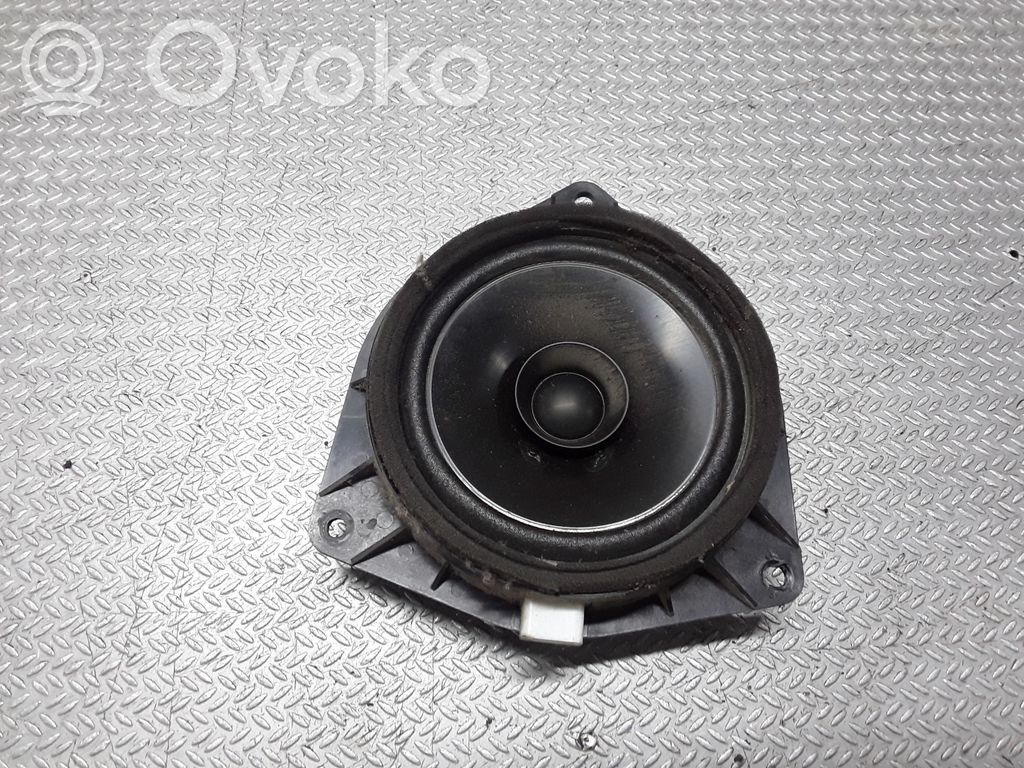 Difuzor ușă spate   8616044130