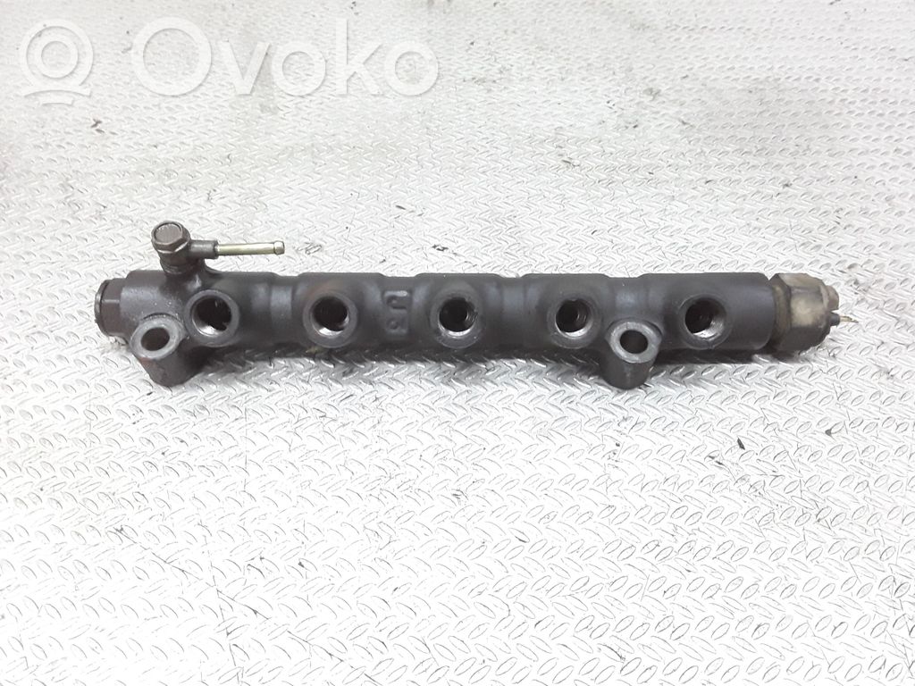 Toyota Corolla Verso E121 Listwa wtryskowa 