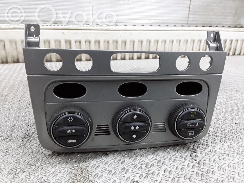 Alfa Romeo 147 Climate control unit 